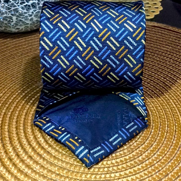 T.Harris ..London...accepting offers - Picture 7 of 7